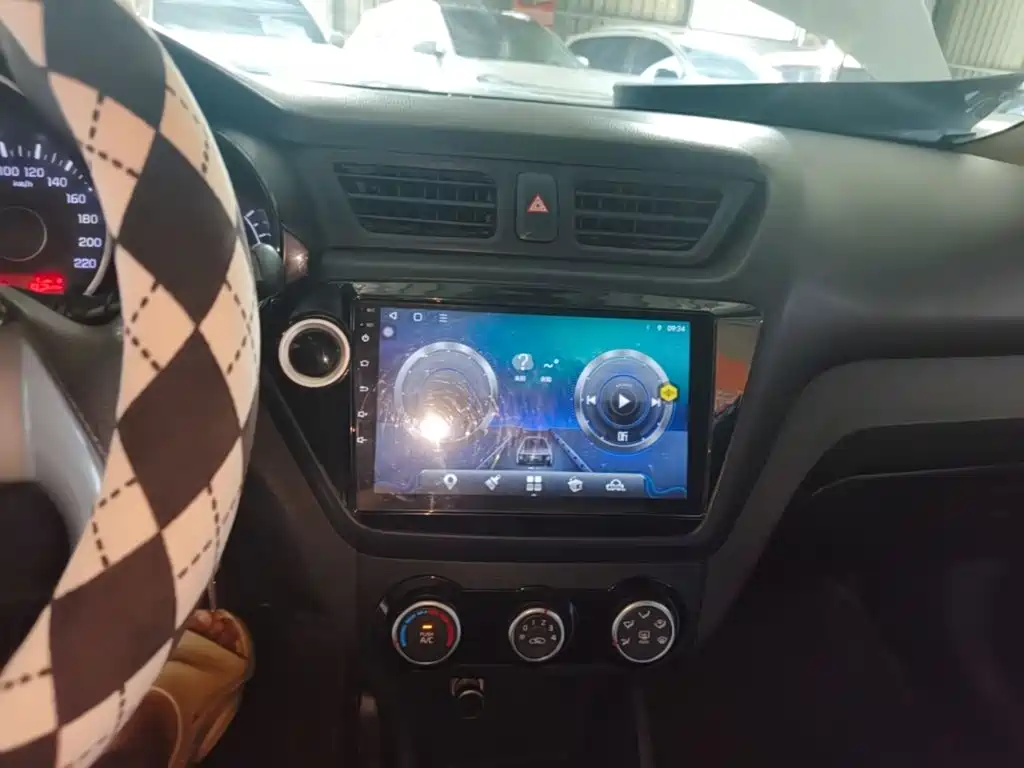 Kia K2 — миниатюра 13