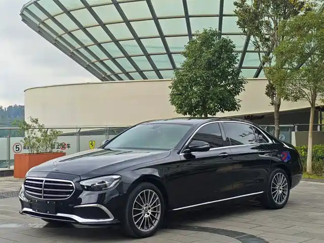 MERCEDES BENZ E CLASS