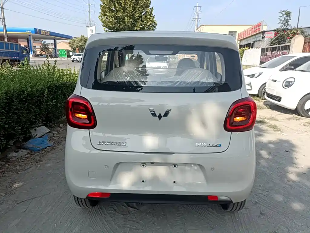 Wuling MINIEV — миниатюра 6