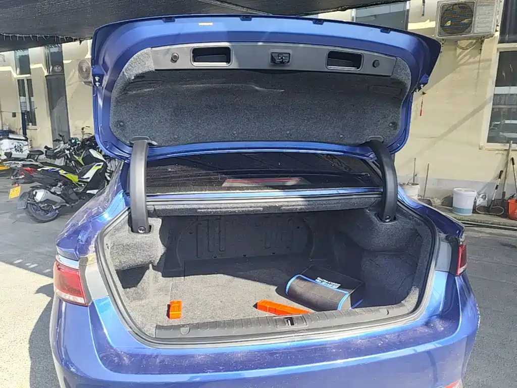 Geely Borui Hybrid — миниатюра 19