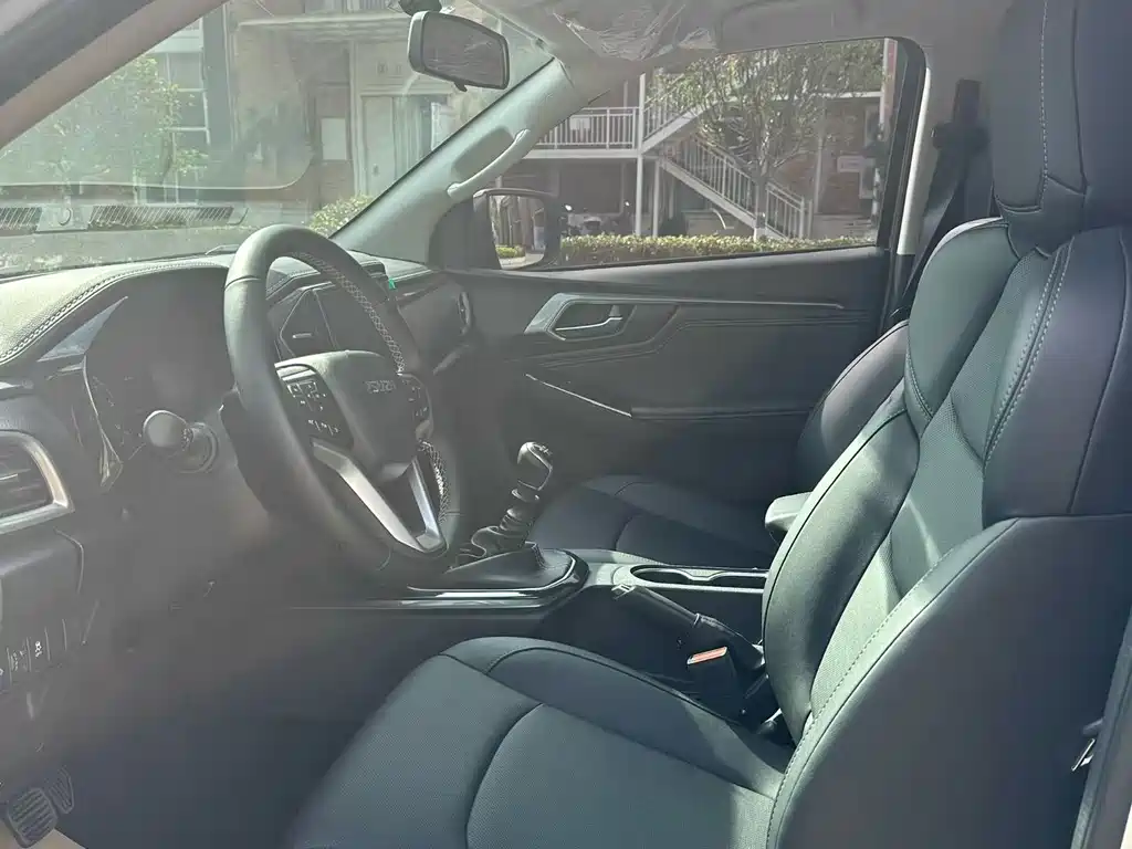 Isuzu Lingtuo — миниатюра 4