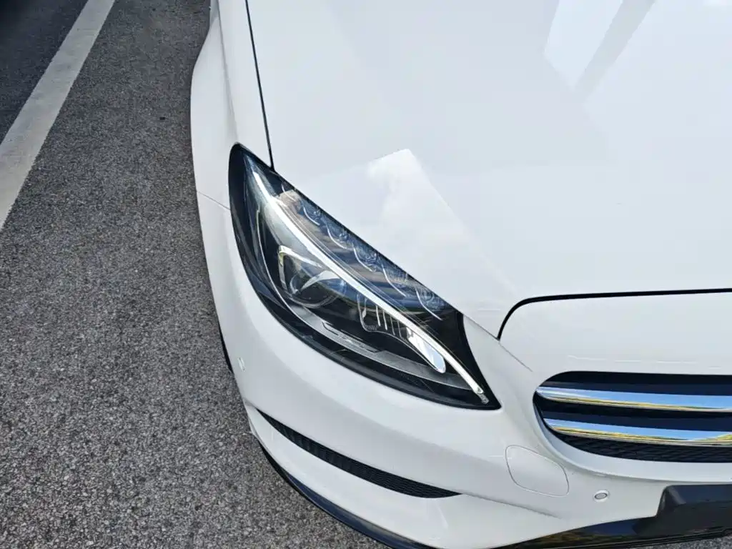 Mercedes-Benz C-Class — миниатюра 11
