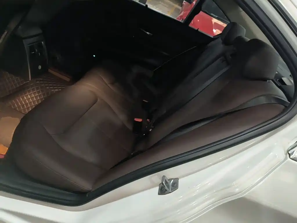 BMW 3 Series — миниатюра 17