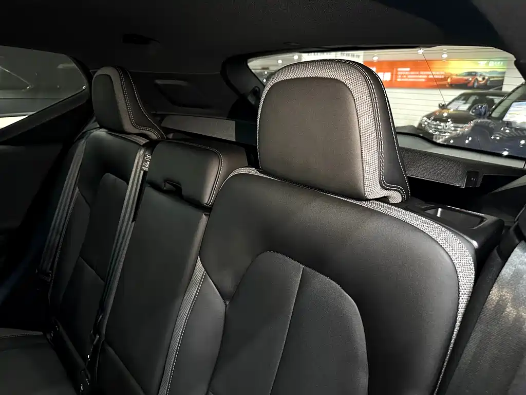 Volvo XC40 2023 B3 Luxury