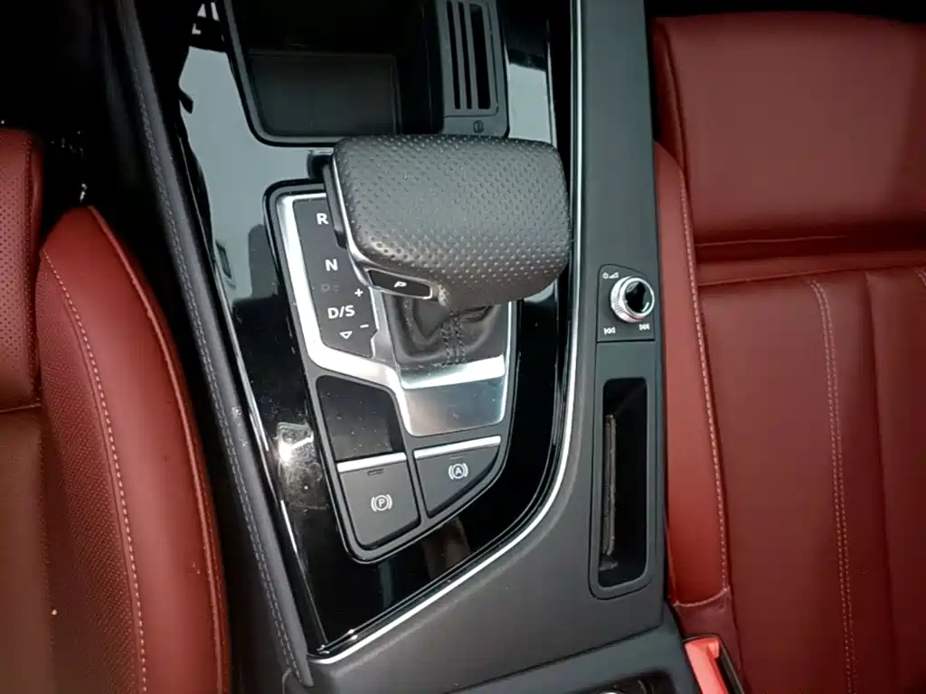Audi A4L — миниатюра 14