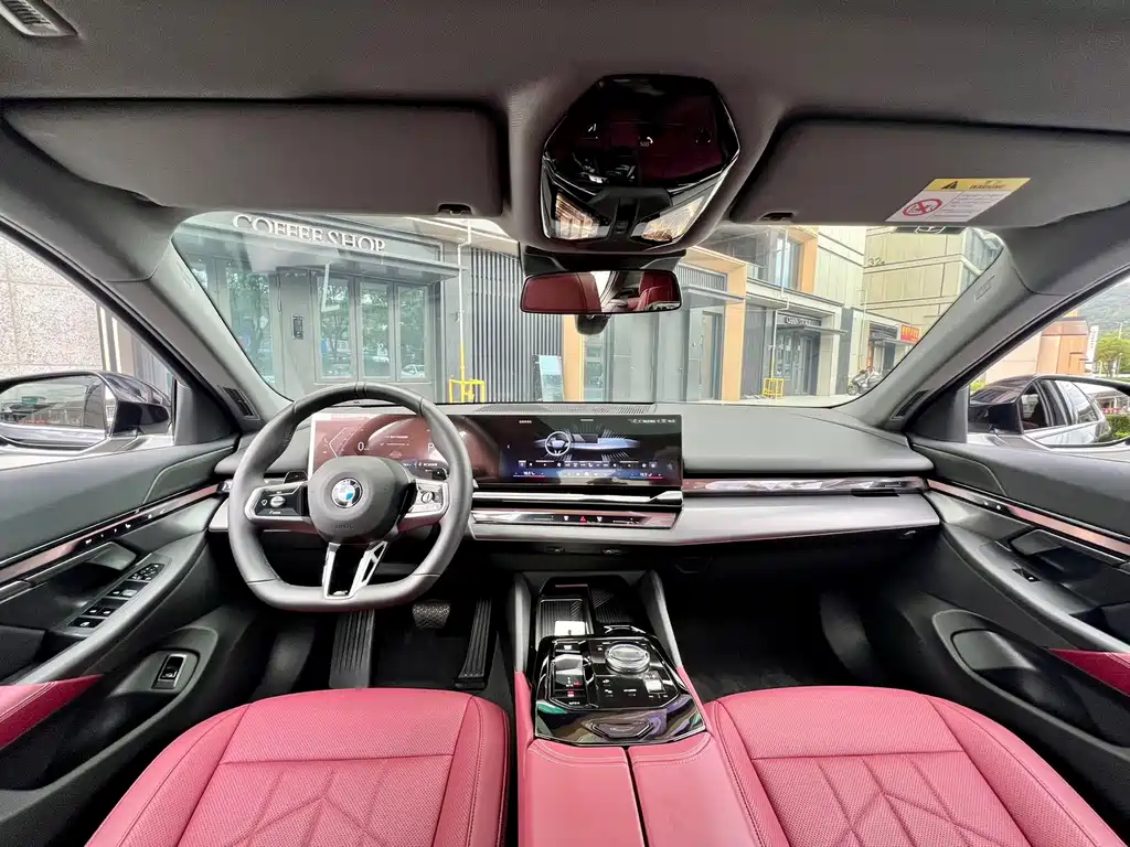 BMW 5 Series — миниатюра 7