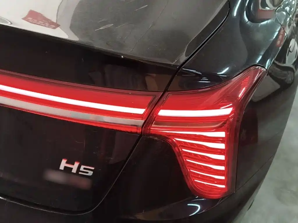 Hongqi Hongqi H5 — миниатюра 8