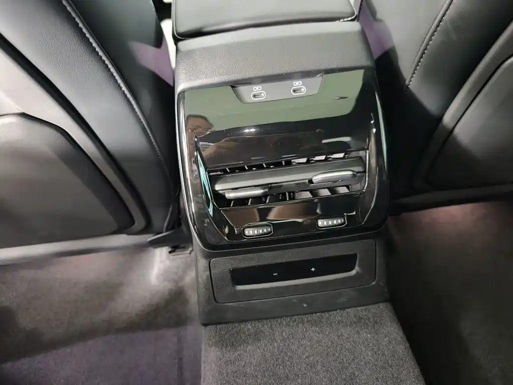 Audi A5L — миниатюра 16