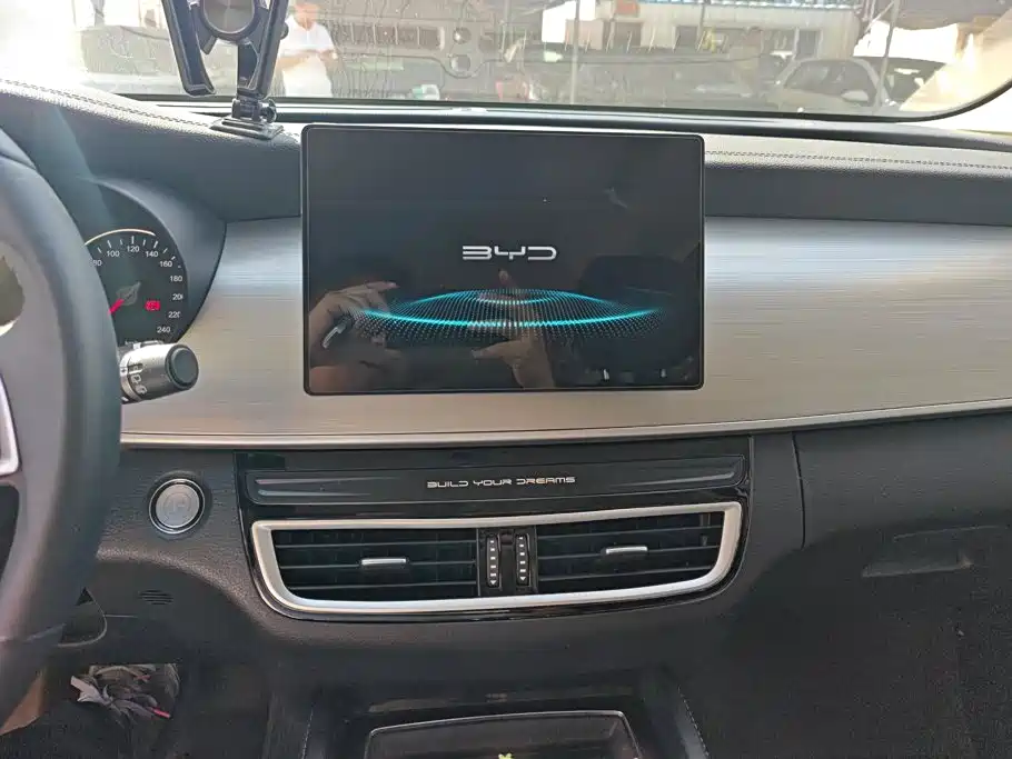 BYD MAX — миниатюра 13