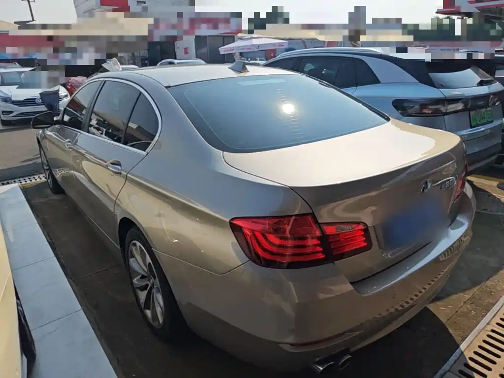 BMW 5 Series — миниатюра 5
