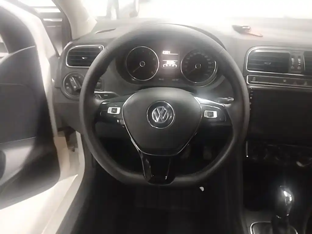 Volkswagen Polo — миниатюра 11