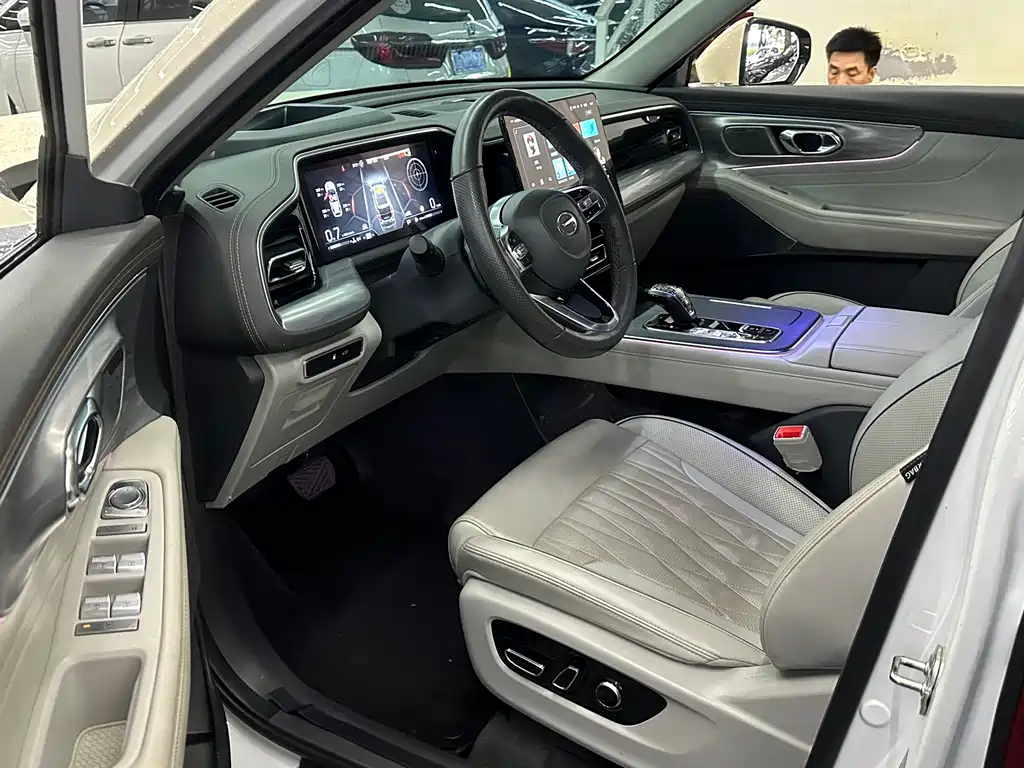 GAC GS8 2022 2.0TGDI Premium （ мест）