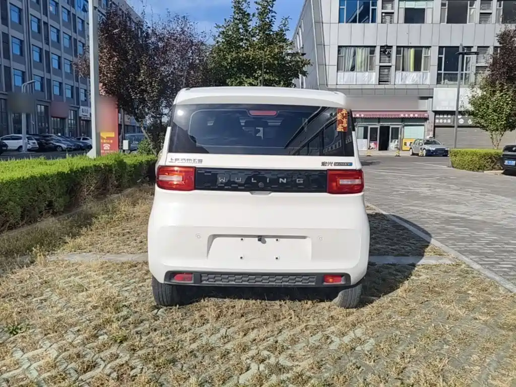 Wuling MINIEV — миниатюра 6