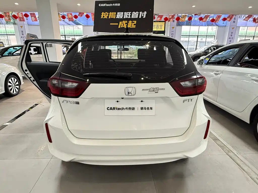Honda Fit — миниатюра 6