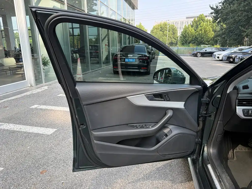 Audi A4 (Import) — миниатюра 14