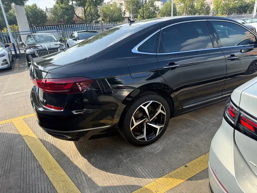 Volkswagen Passat — миниатюра 7