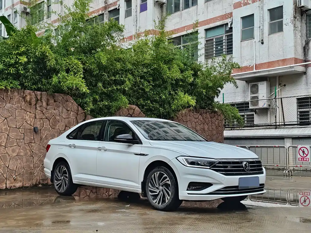 Volkswagen Sagitar 2021 200TSI DSG Comfort Smart Connect