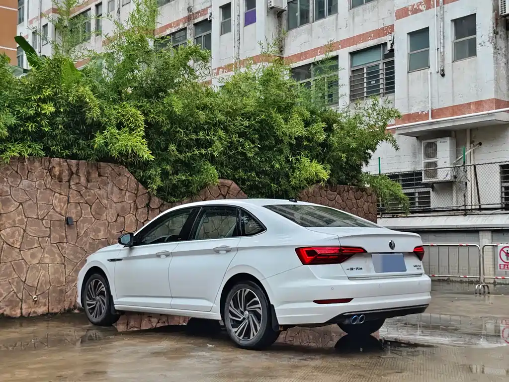 Volkswagen Sagitar 2021 200TSI DSG Comfort Smart Connect