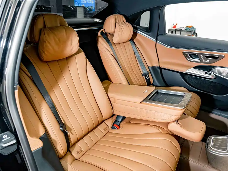 Mercedes-Benz E-Class — миниатюра 22