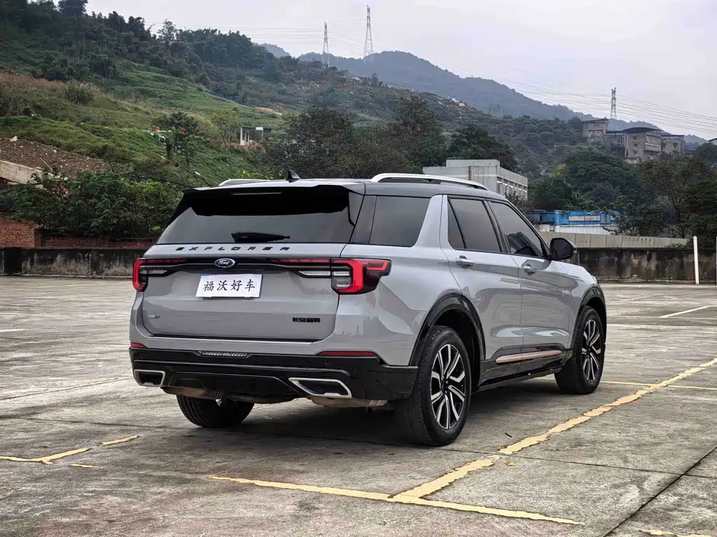 Ford Explorer — миниатюра 5