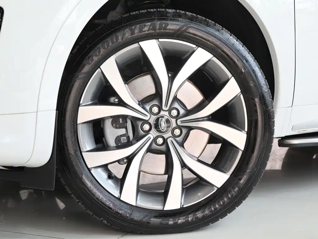 Land Rover Discovery Sport — миниатюра 4