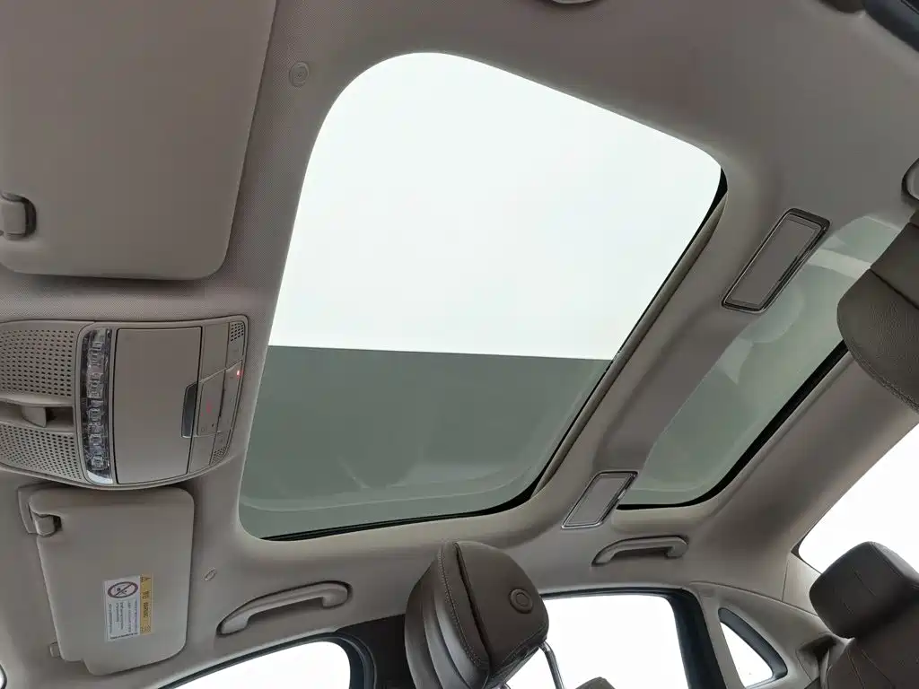 Mercedes-Benz E-Class — миниатюра 14