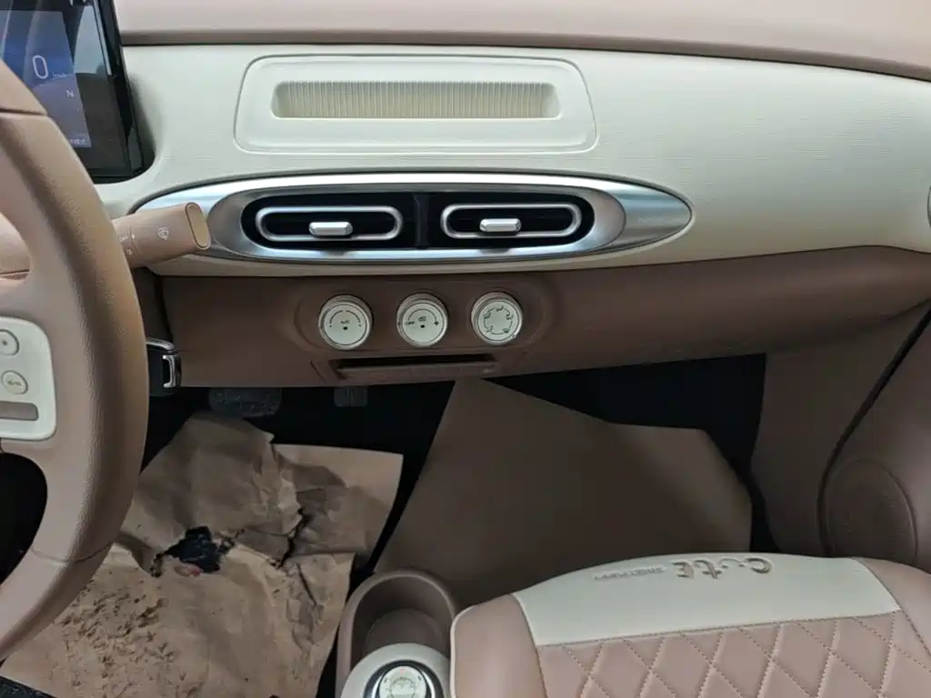 Wuling MINIEV — миниатюра 13