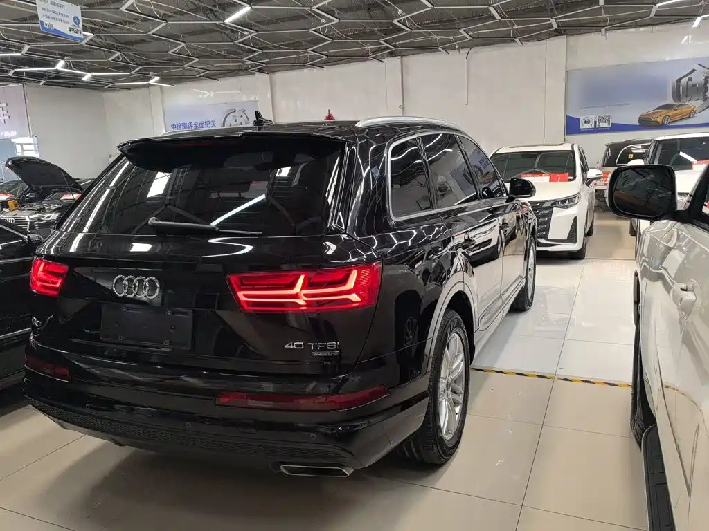 Audi Q7 — миниатюра 9
