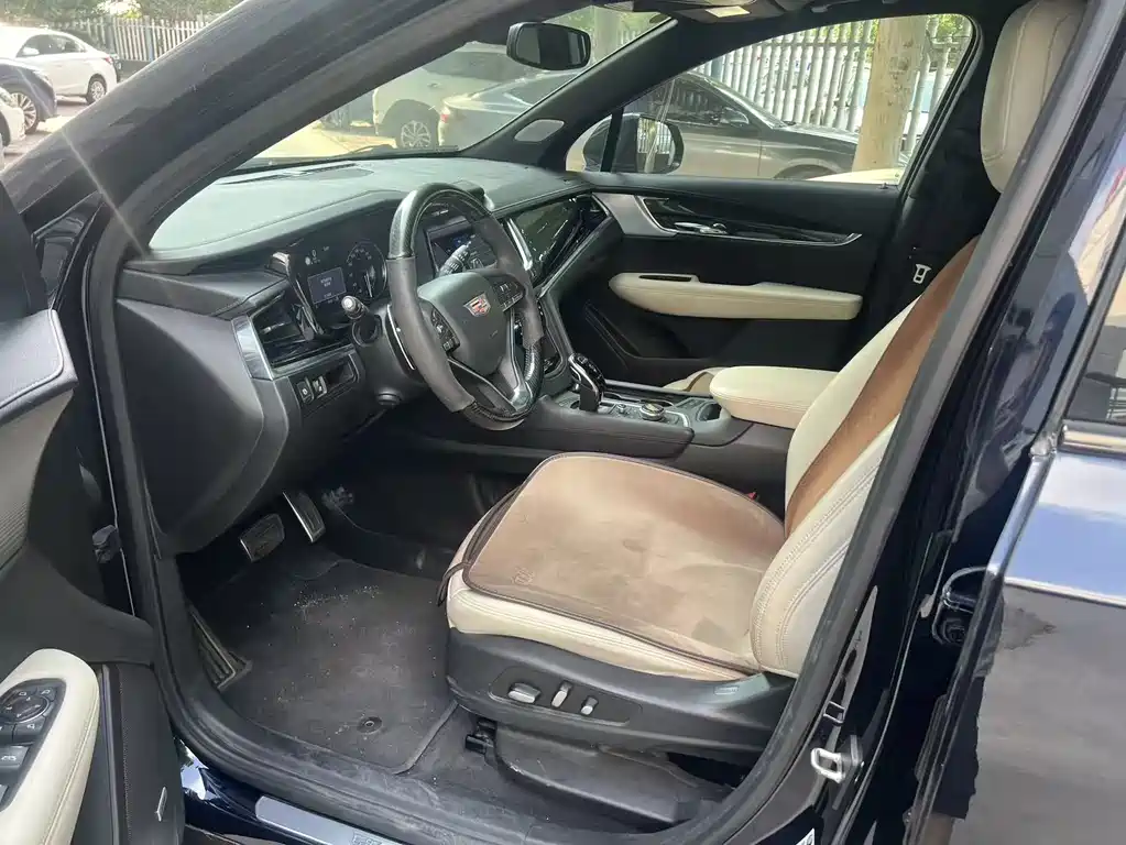 Cadillac XT6 — миниатюра 5