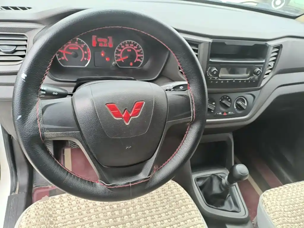 Wuling Hongguang V — миниатюра 11