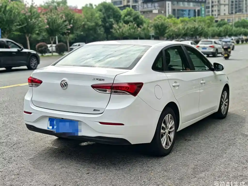 Buick Excelle — миниатюра 9