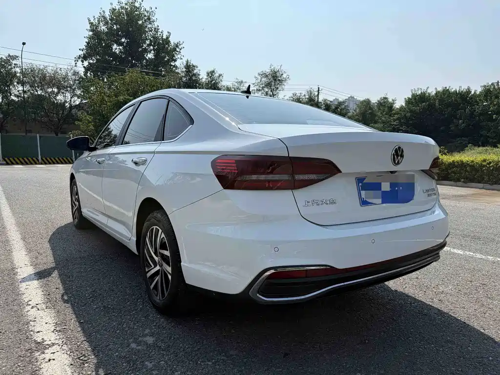Volkswagen Lavida — миниатюра 6