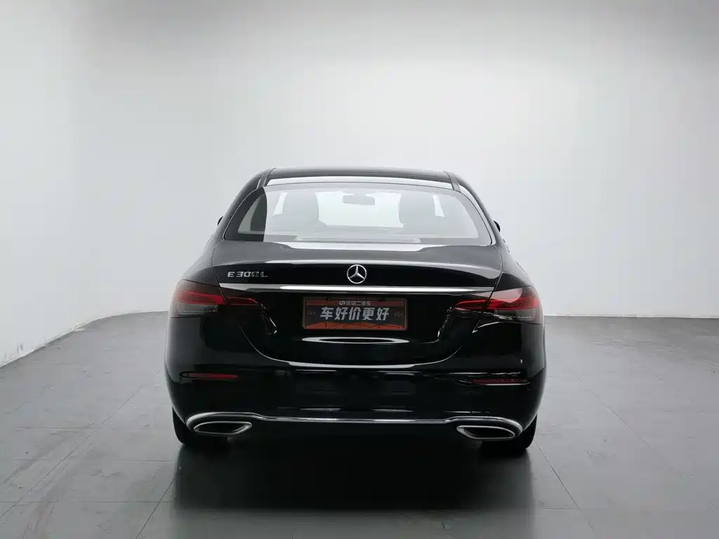 Mercedes-Benz E-Class — миниатюра 4
