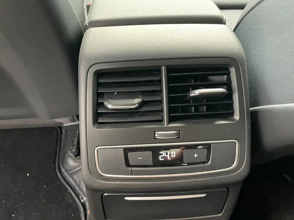 Audi A4L — миниатюра 11