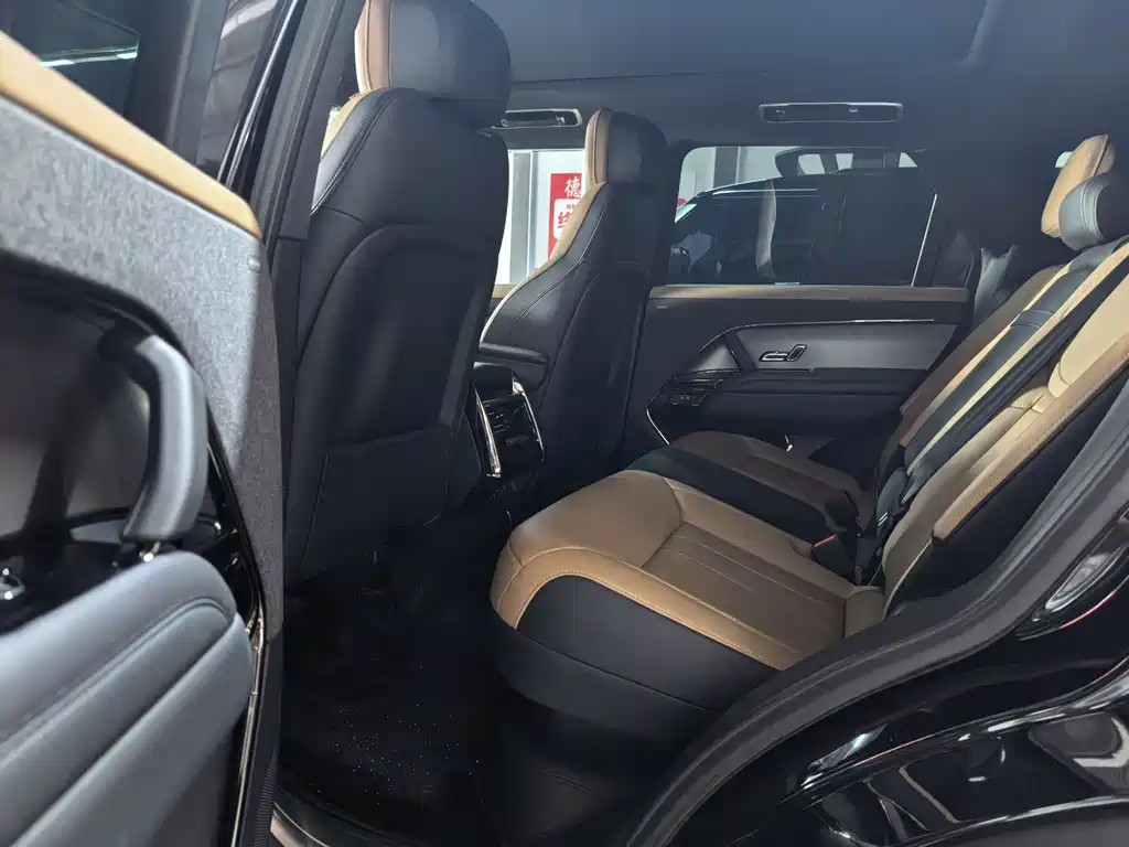 Land Rover Range Rover Sport 2025 400PS Dynamic SE