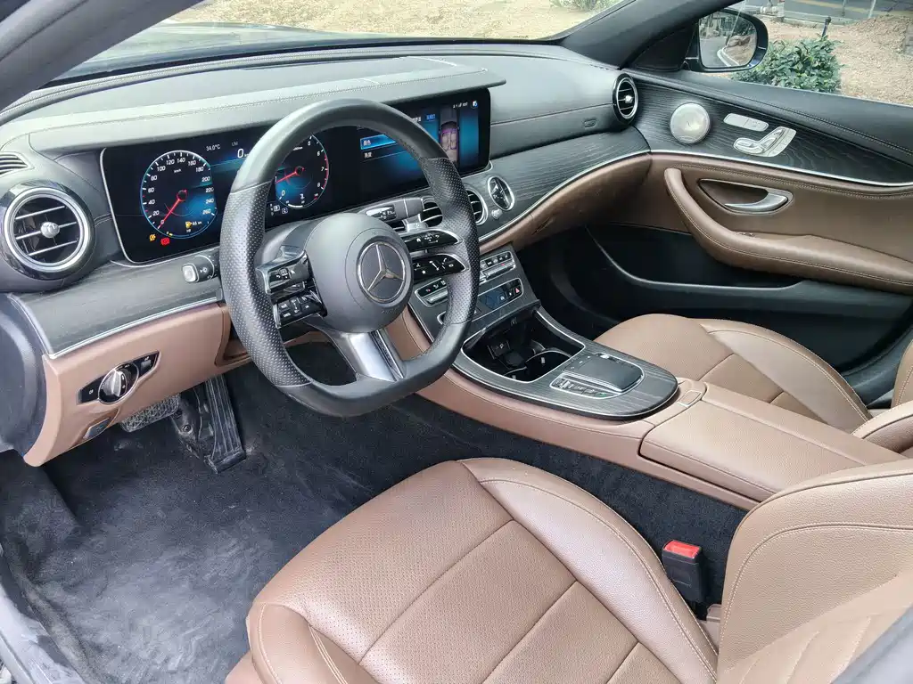 Mercedes-Benz E-Class — миниатюра 5