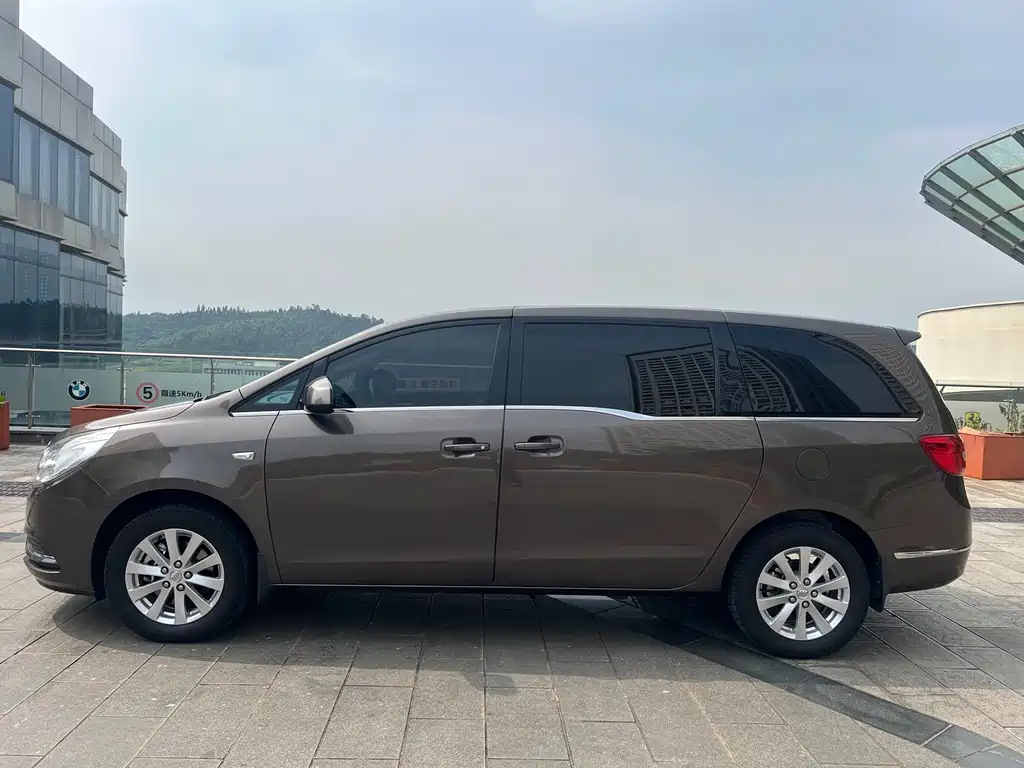 Buick GL8 — миниатюра 7