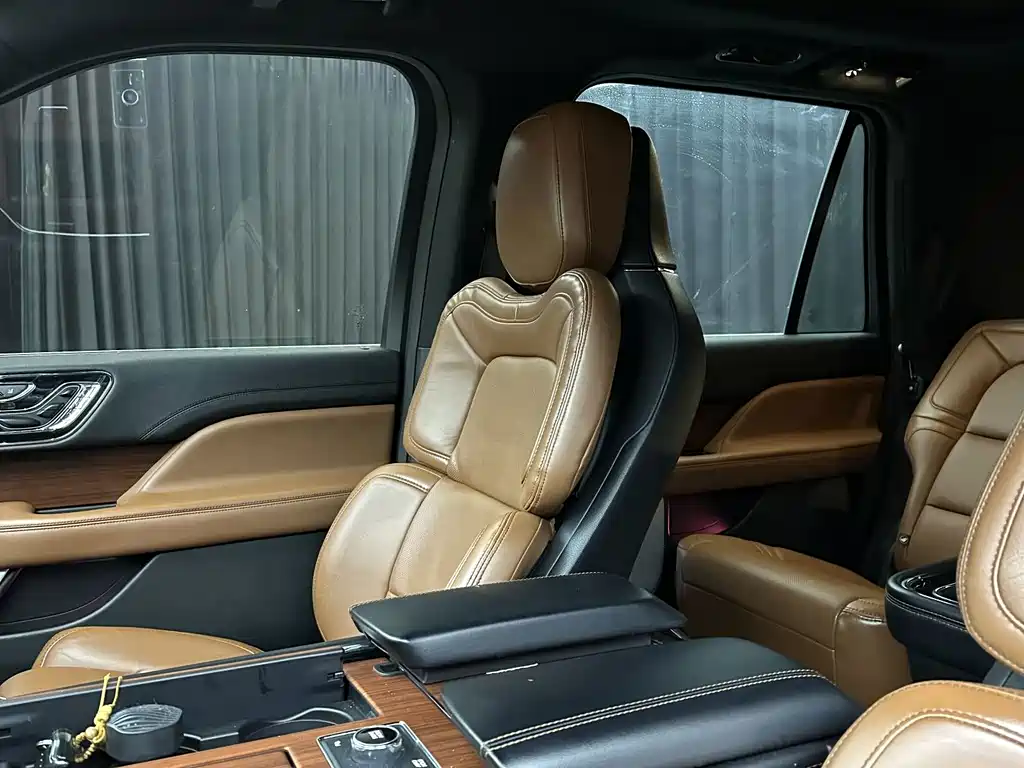 Lincoln Navigator — миниатюра 7