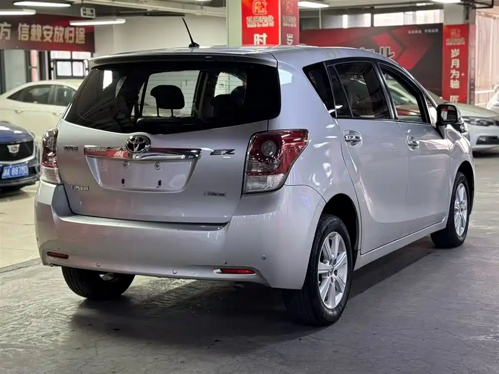 Toyota Verso 2011 180G CVT Luxury
