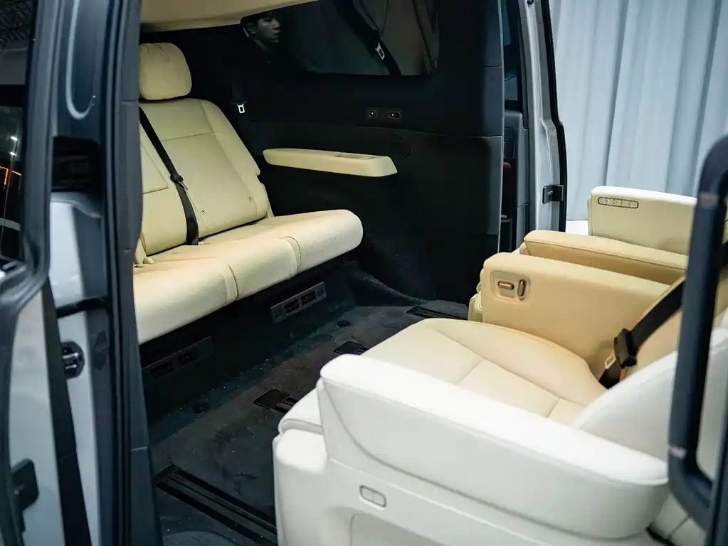 Li Auto Li MEGA — миниатюра 10