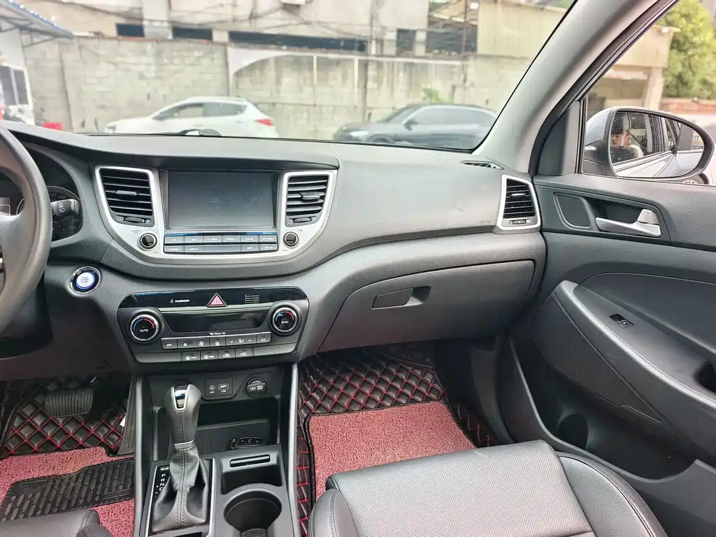 Hyundai Tucson — миниатюра 8