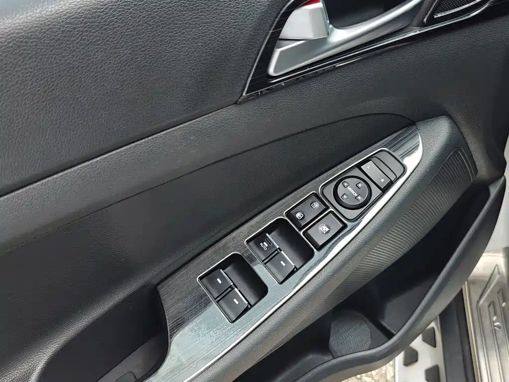 Hyundai Tucson — миниатюра 7