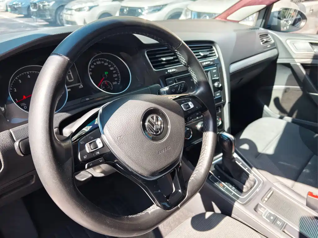 Volkswagen Golf — миниатюра 8
