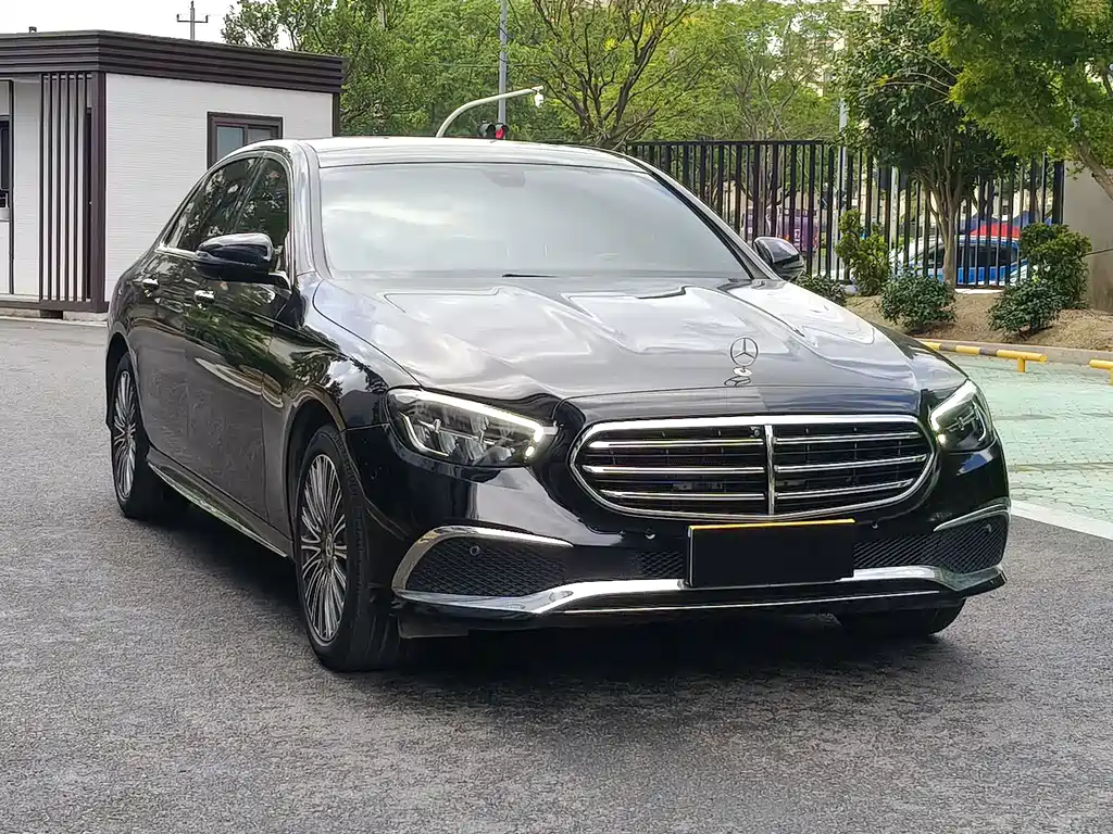 Mercedes-Benz E-Class — миниатюра 3