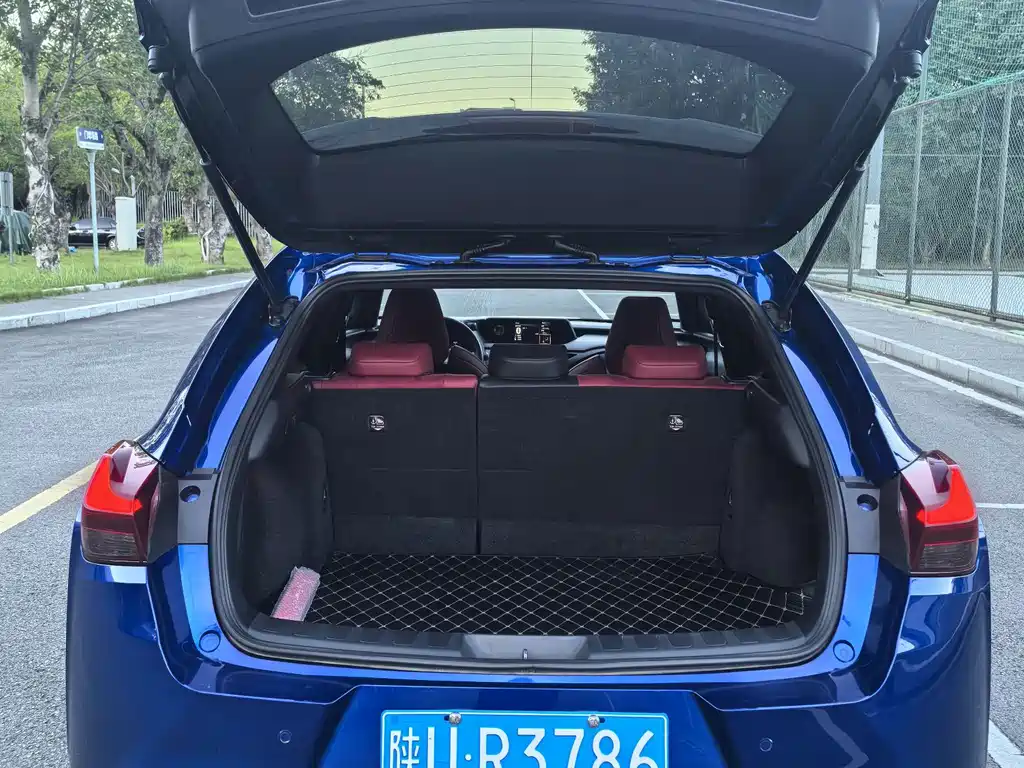 Lexus UX — миниатюра 12