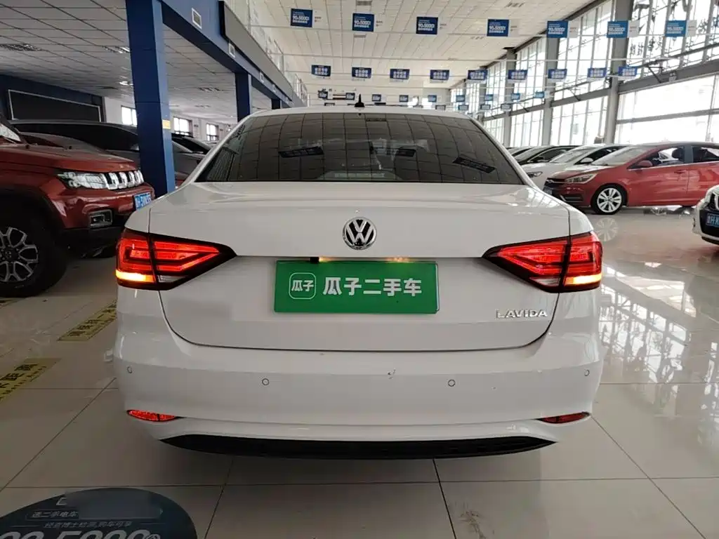 Volkswagen Lavida — миниатюра 6