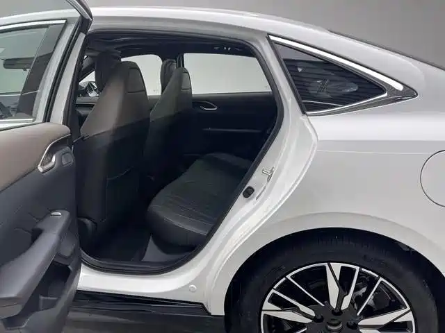 Changan Eado — миниатюра 6