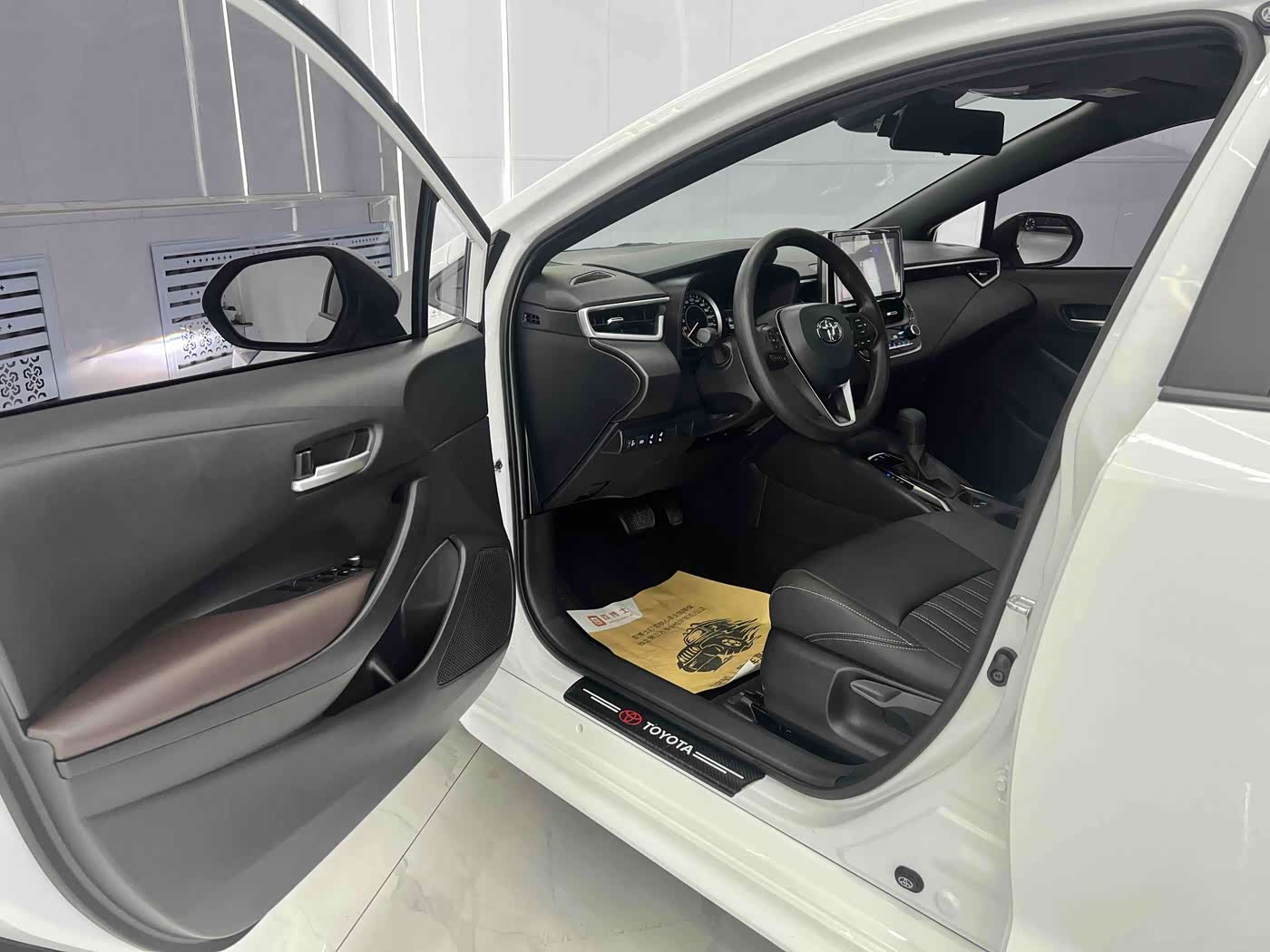 Toyota Levin 1.2 л 2024 г. Белый, пробег 8000 км