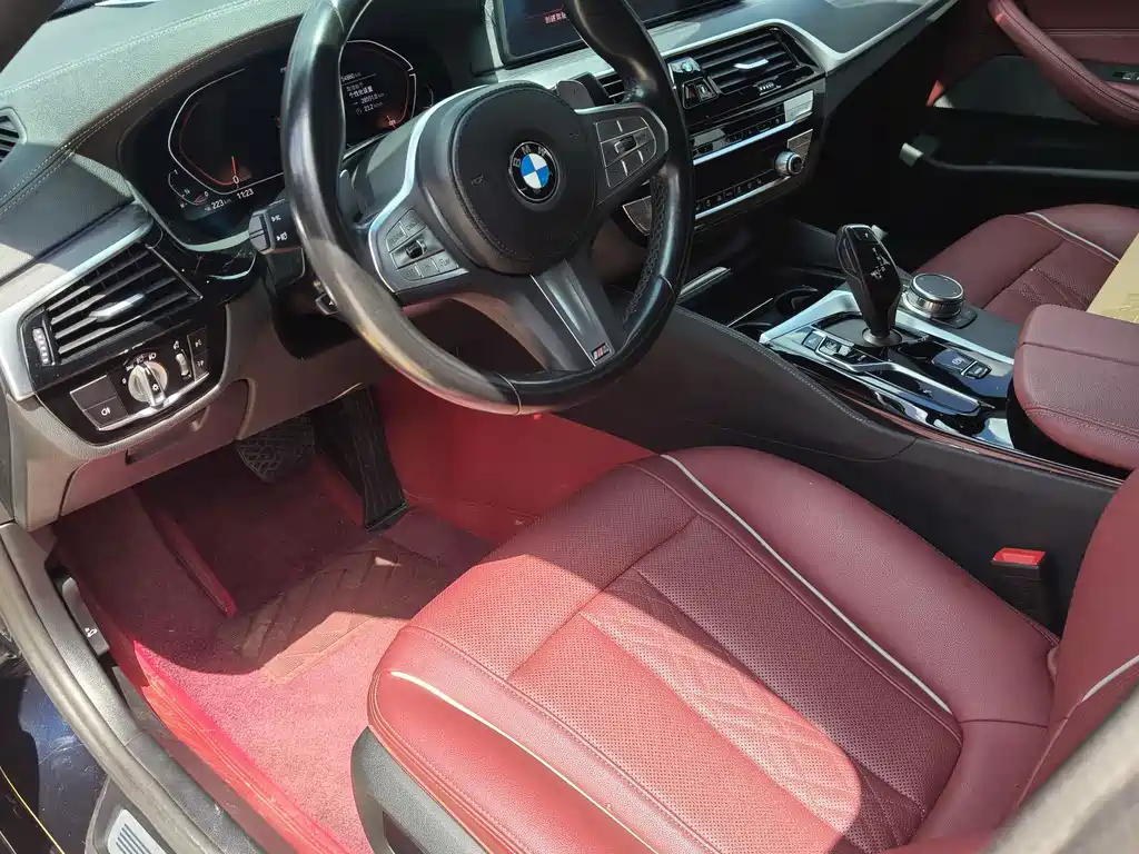BMW 5 Series — миниатюра 4