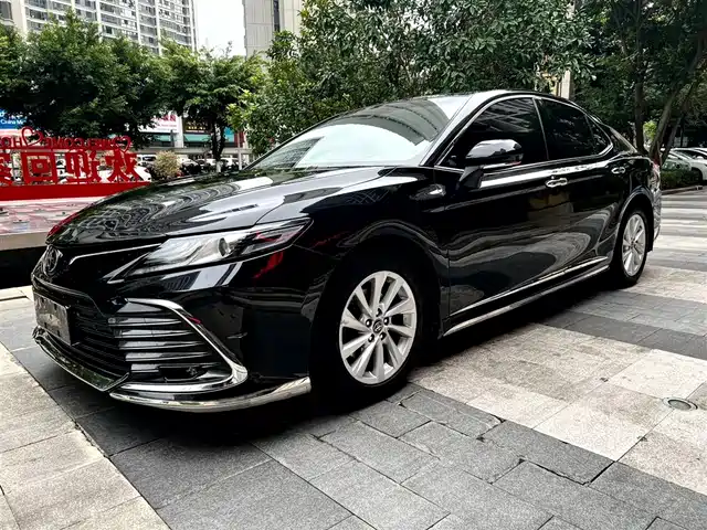 TOYOTA CAMRY